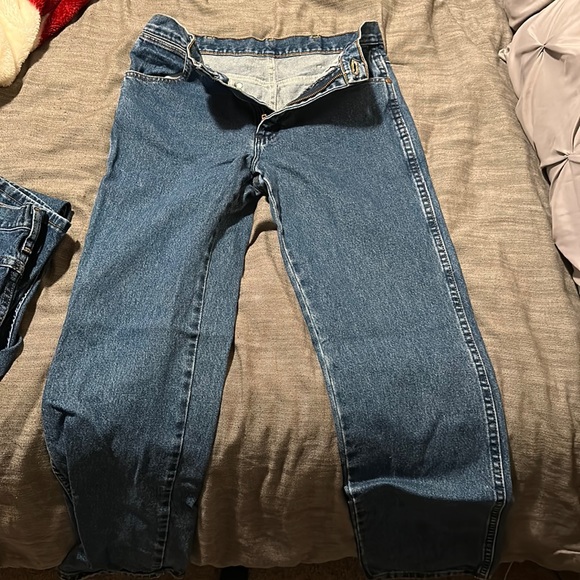 Doesn’t not fit me, Brand new 31x32 wrangler jeans - Picture 1 of 3
